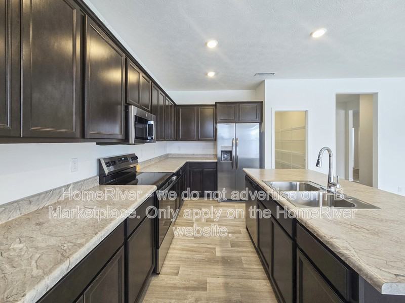 1088 Bevy Blvd - Photo 2 of 26