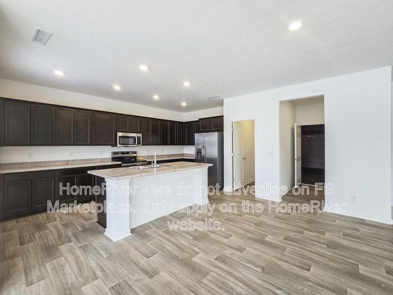 1088 Bevy Blvd - Photo 3 of 26