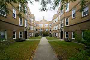 featured image of 4830 W Addison St #GR