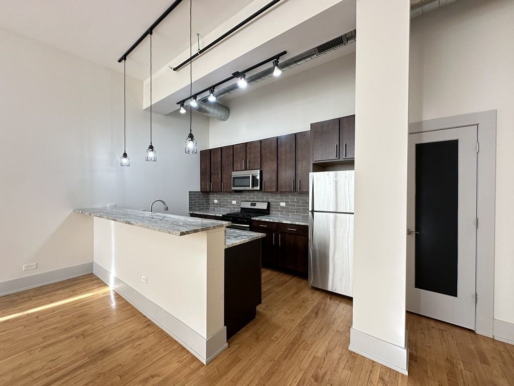 1432 West 21st Street #309 - Photo 2 of 21