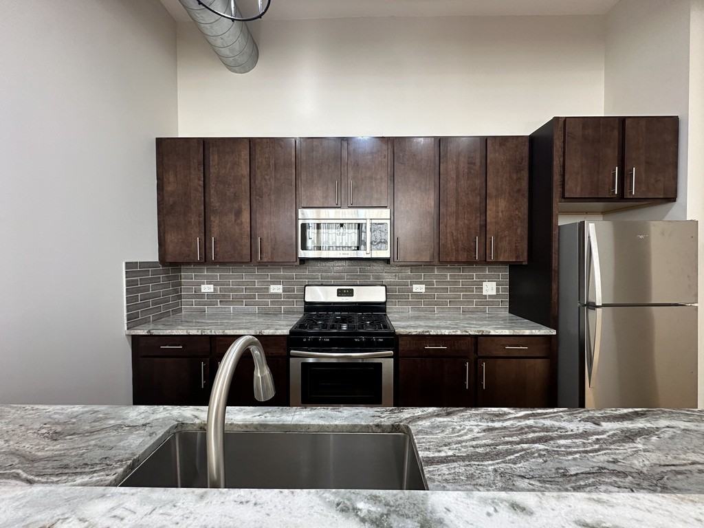 1432 West 21st Street #309 - Photo 3 of 21