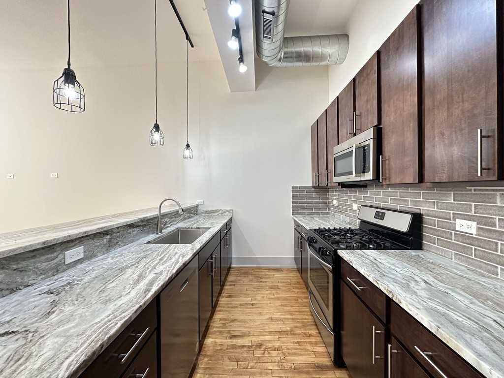 1432 West 21st Street #309 - Photo 5 of 21