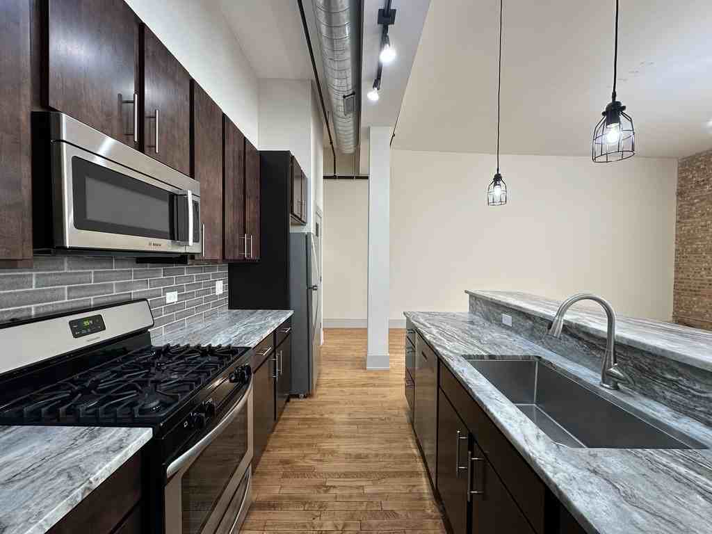 1432 West 21st Street #309 - Photo 6 of 21