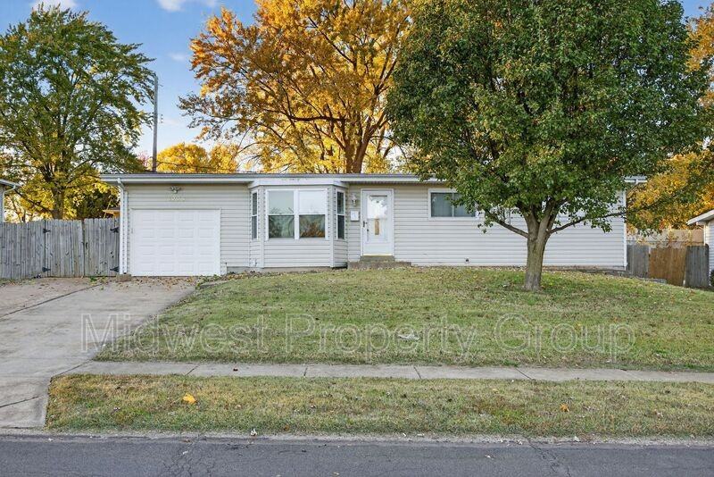 1225 Night Dr - Photo 3 of 35