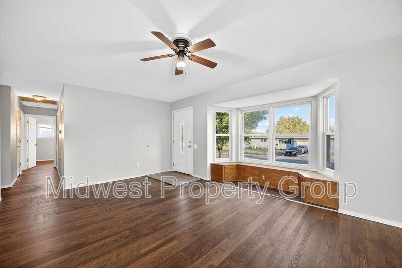 1225 Night Dr - Photo 5 of 35