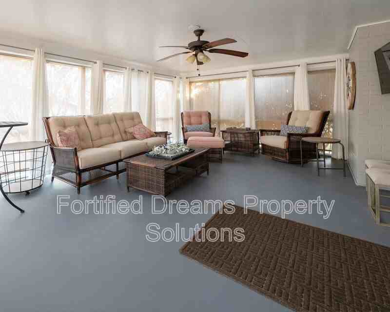 1410 Fernwood Dr - Photo 3 of 47