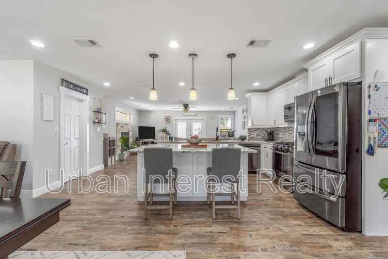 708 Marcia Cir - Photo 7 of 36