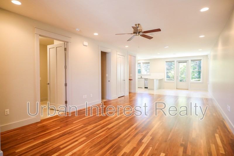 15 Palm St #B - Photo 2 of 22