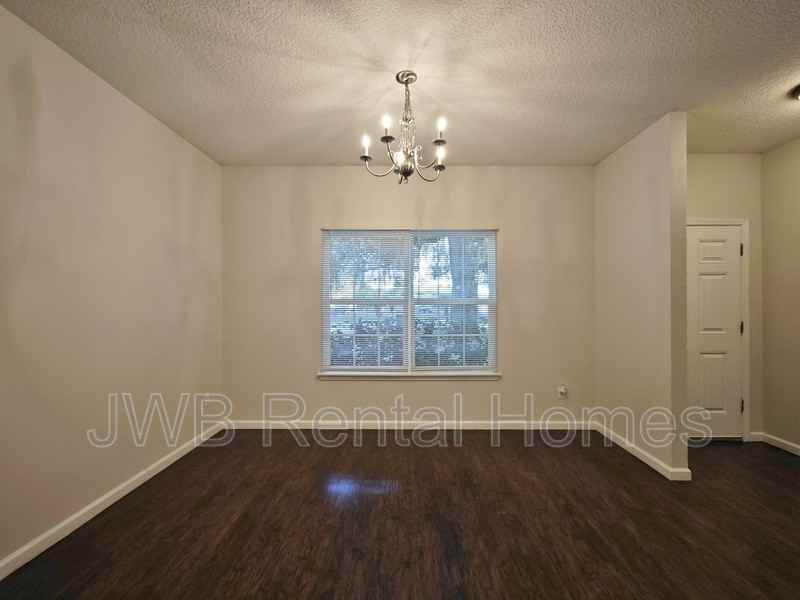 5006 Trout River Blvd - Photo 4 of 10