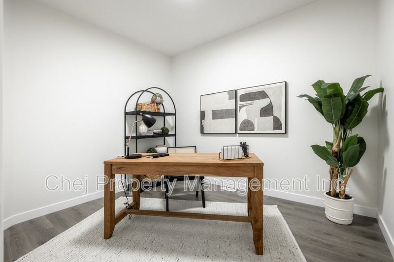 209 River Point NW - Photo 3 of 34