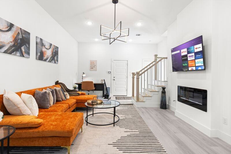 8126 Panay Dr - Photo 2 of 15