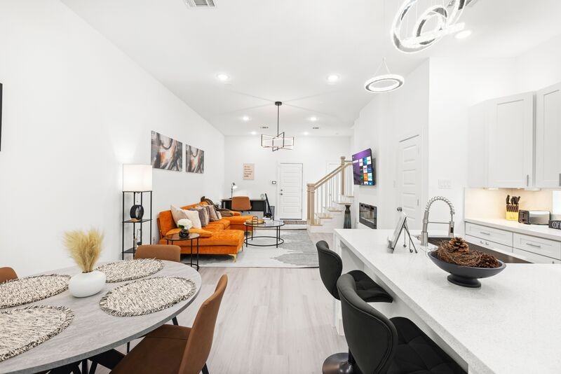 8126 Panay Dr - Photo 6 of 15