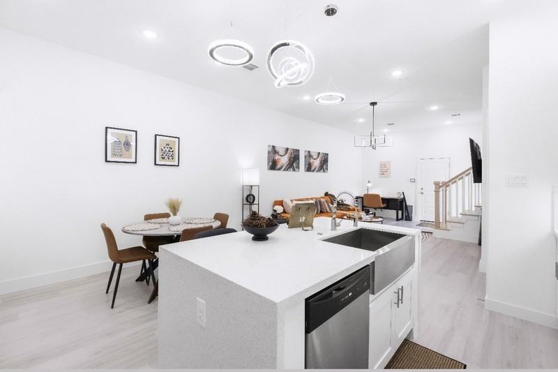 8126 Panay Dr - Photo 7 of 15