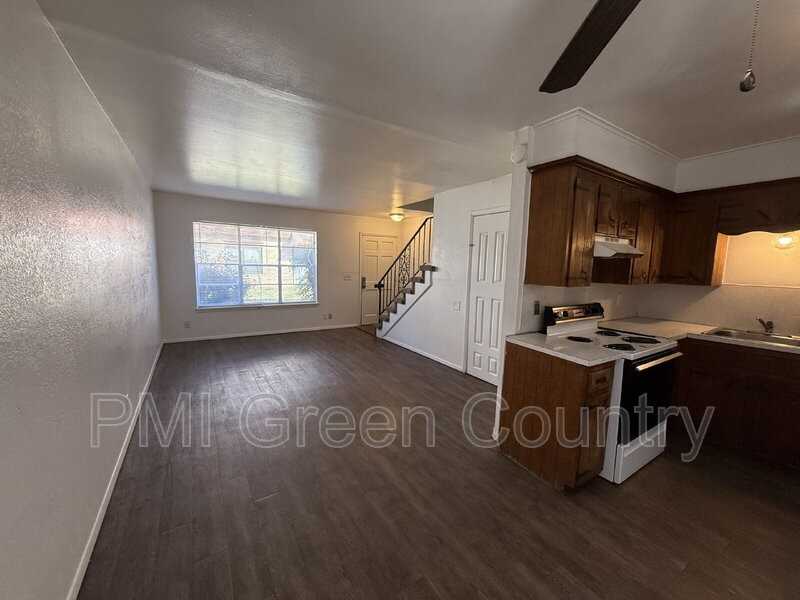 4704 S Darlington Ave #D7 - Photo 4 of 8