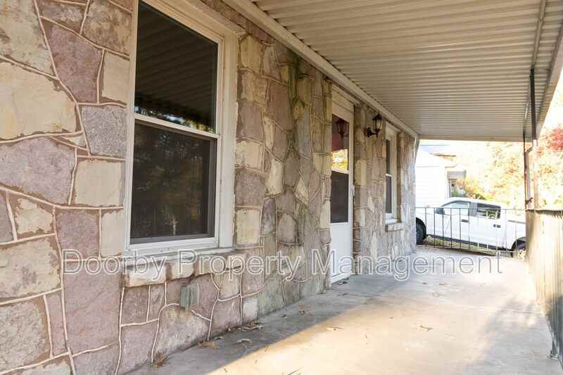 1123 John Ross Rd - Photo 2 of 20