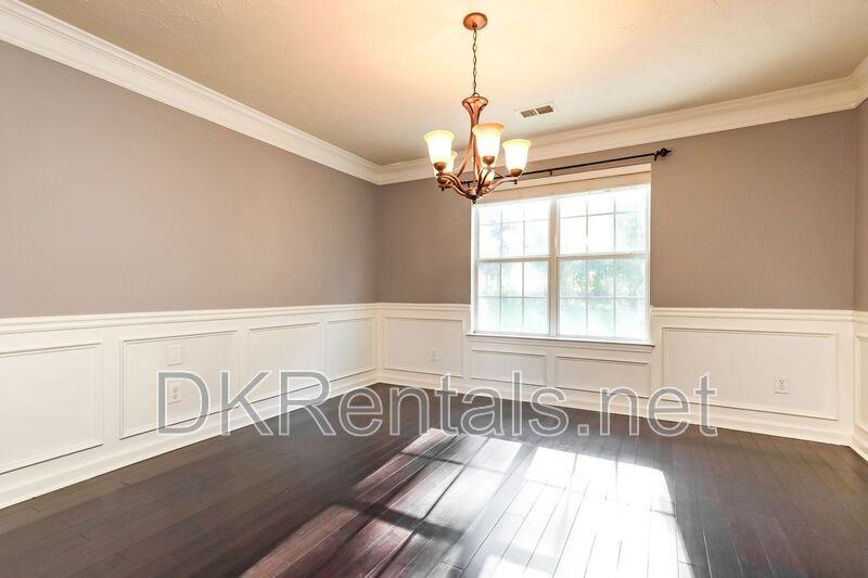 1205 Polk Xing - Photo 5 of 20