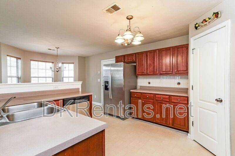 1205 Polk Xing - Photo 6 of 20