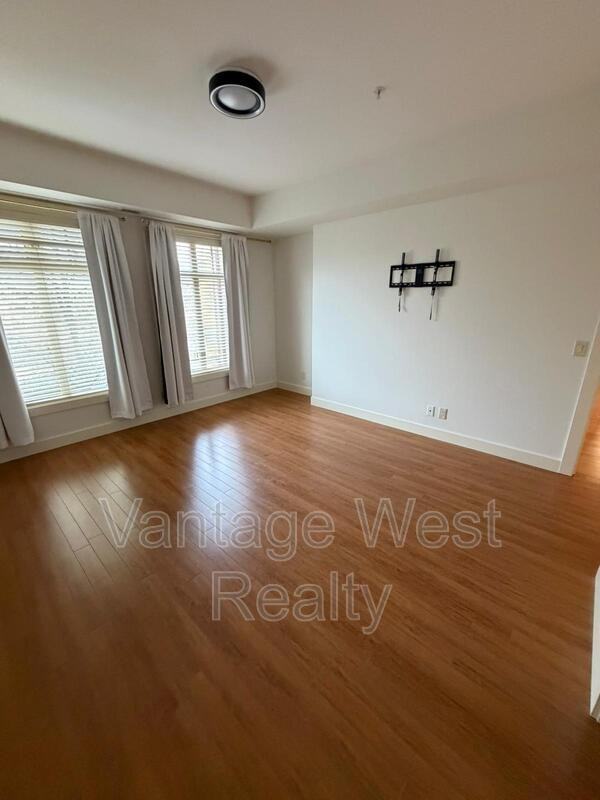 2500 Shoreline Dr - Photo 3 of 16