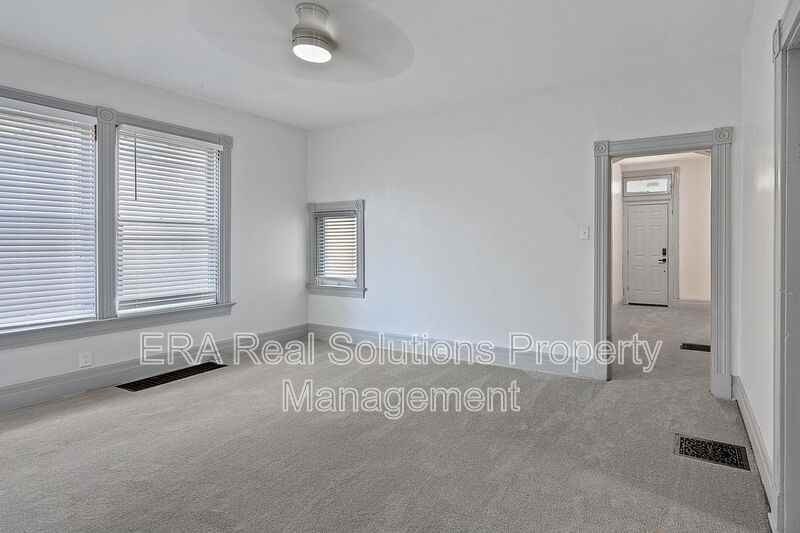 4923 Marion Ave #1 - Photo 3 of 22