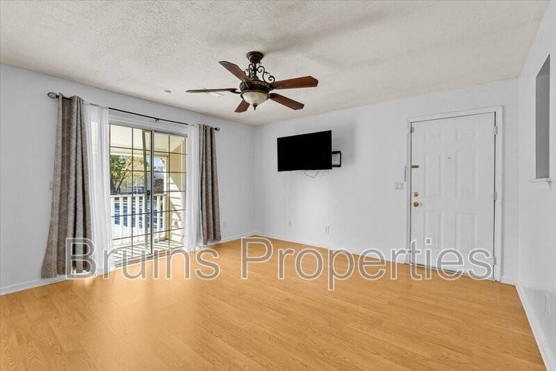 5521 Hornaday Rd - Photo 5 of 36