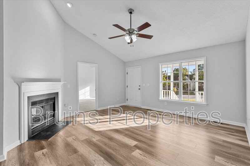 3011 Butterwood Dr - Photo 3 of 38