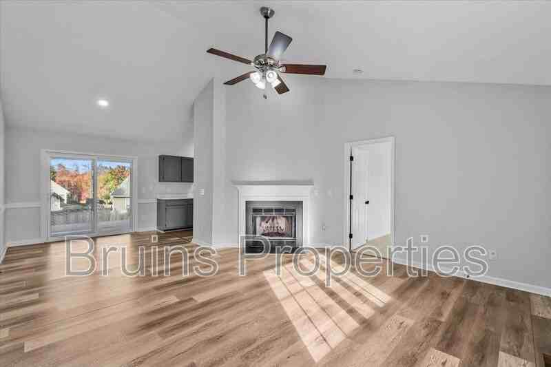 3011 Butterwood Dr - Photo 4 of 38