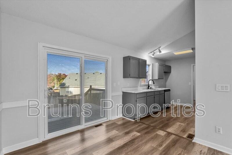 3011 Butterwood Dr - Photo 5 of 38