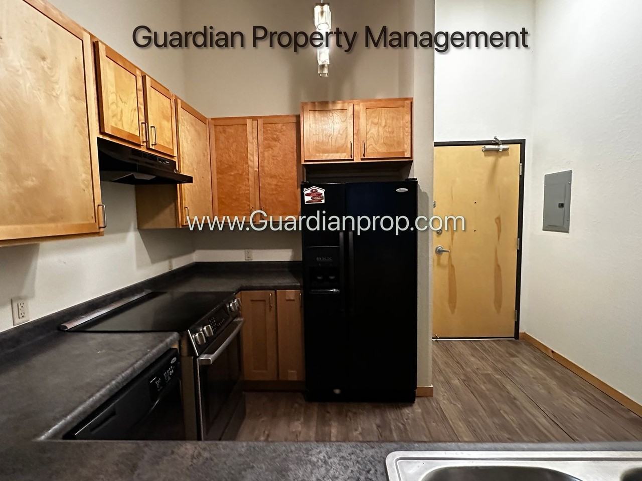 811 4th Street Southeast #111 - Photo 5 of 18