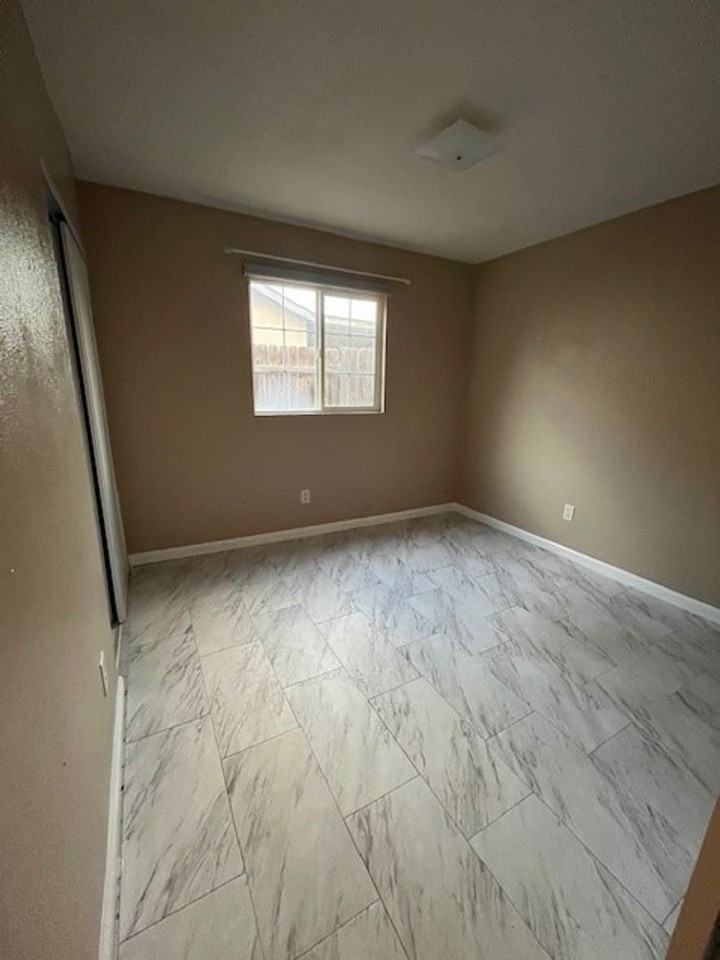 5725 Sage Dr - Photo 7 of 11