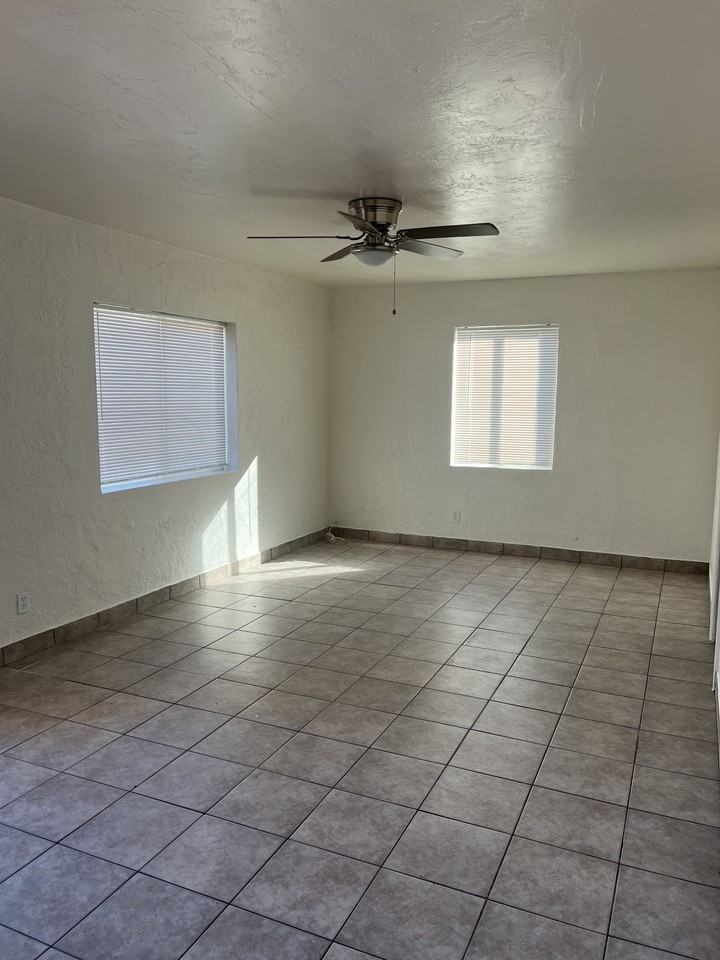 1485 // 3865 N Tyndall Ave #3 - Photo 2 of 10