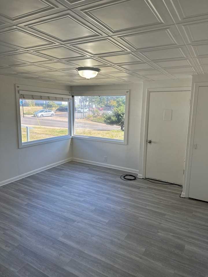 930 Southwest Angle Street - Photo 2 of 10