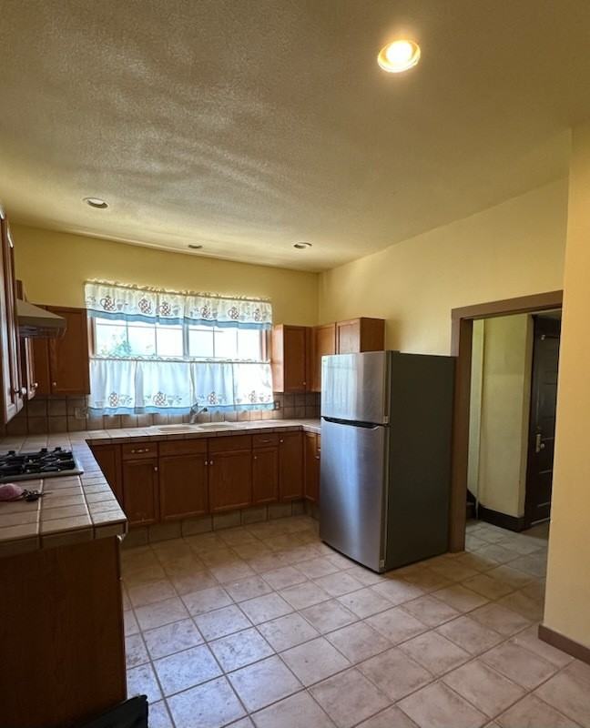 960 North Van Ness Avenue - Photo 6 of 12