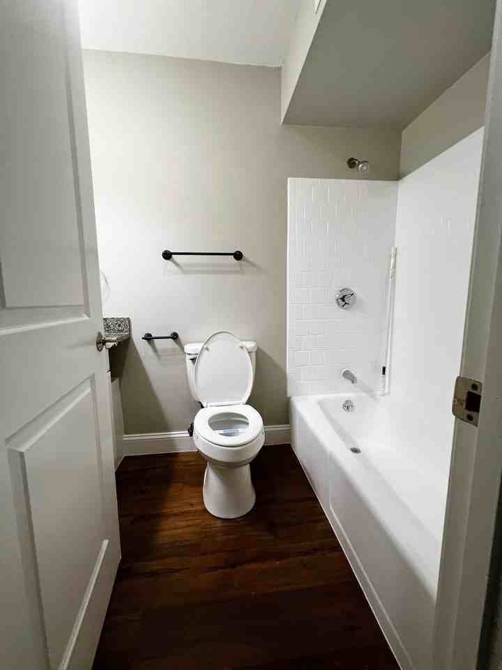 Oak Hill Apartments - Photo 7 of 23