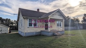 904 E Locust St - Photo 1 of 1