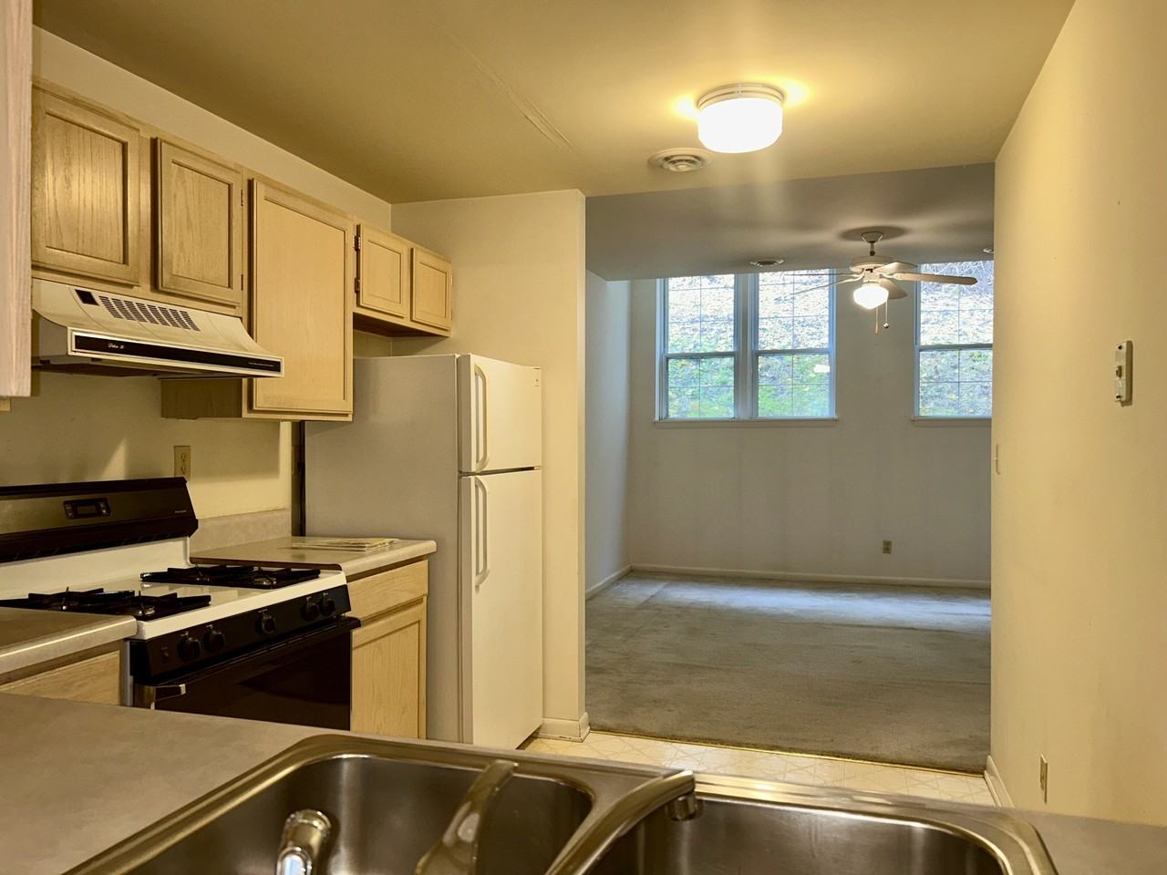 47 Baltimore Street - Photo 4 of 9