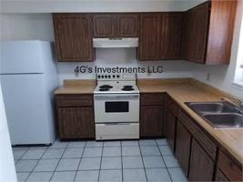 featured image of 313 W Sycamore Ave