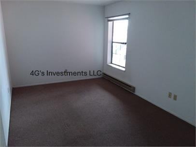 313 W Sycamore - Photo 3 of 4