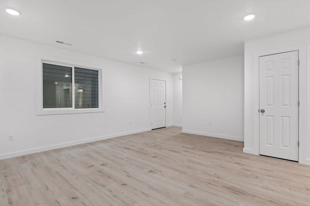 218 Reda Lane - Photo 4 of 28