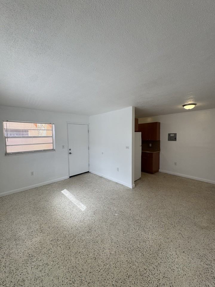 720 & 735 W - Photo 3 of 18