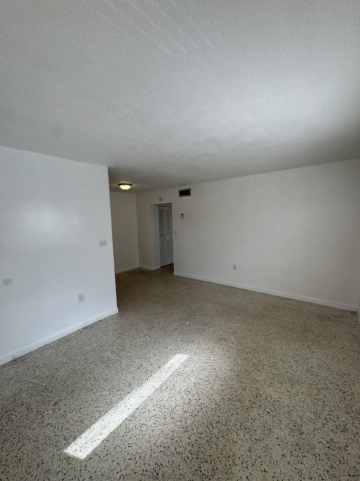 720 & 735 W - Photo 4 of 18