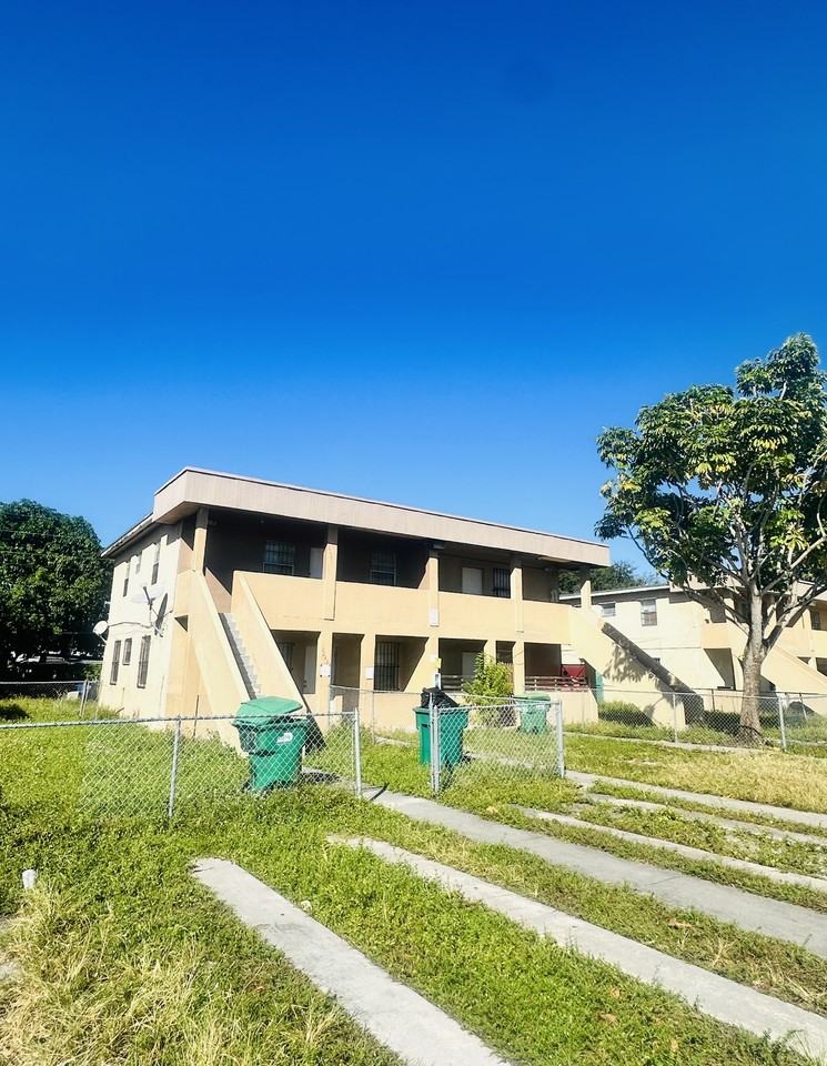 ROCKY APARTMENTS LLC - Photo 3 of 22