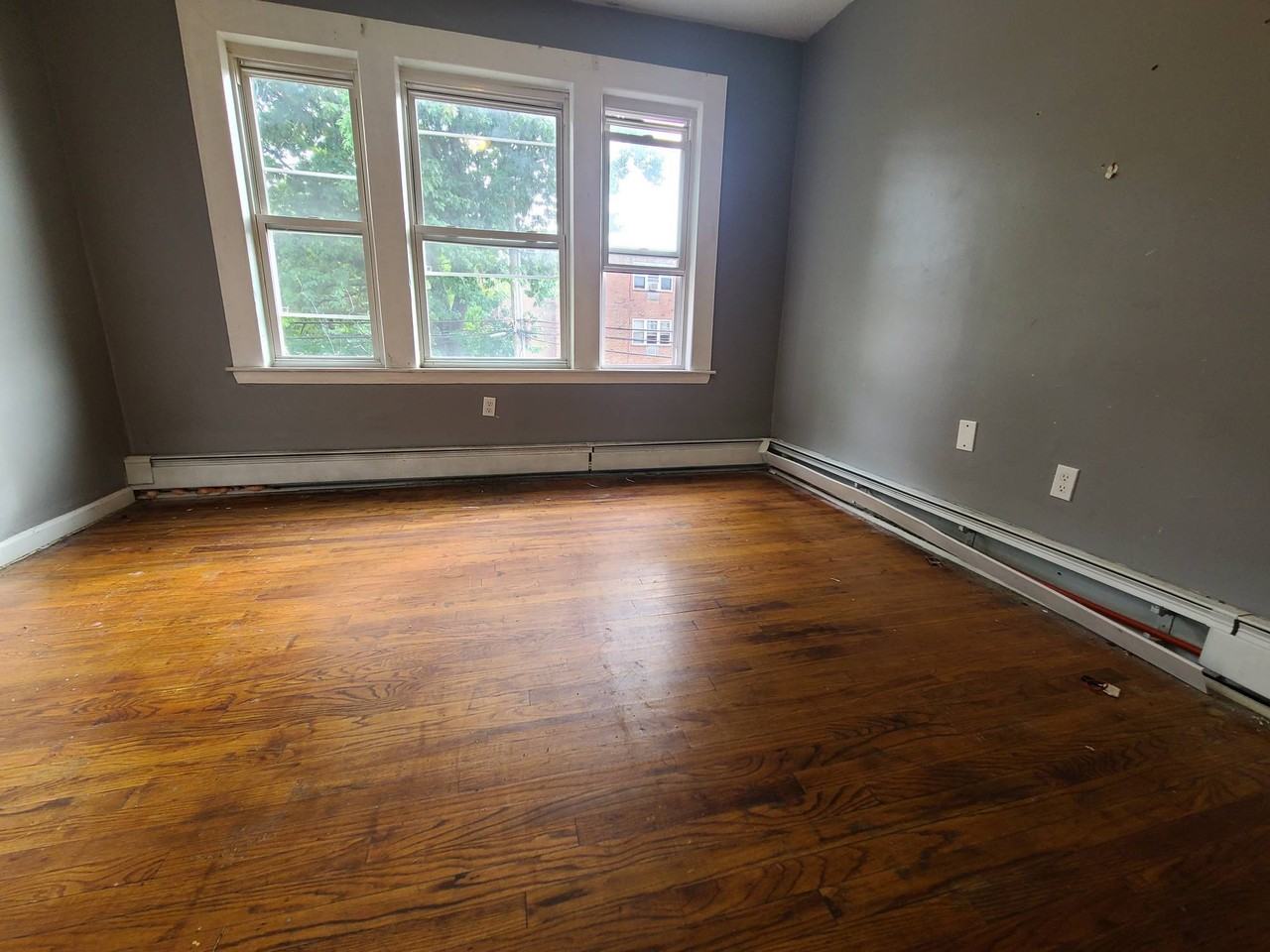 256 Mather Street - Photo 2 of 6