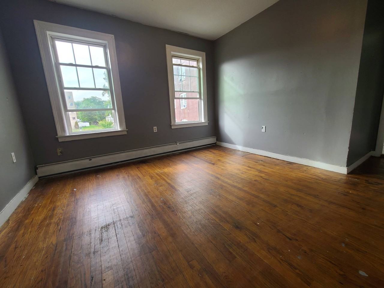 256 Mather Street - Photo 3 of 6