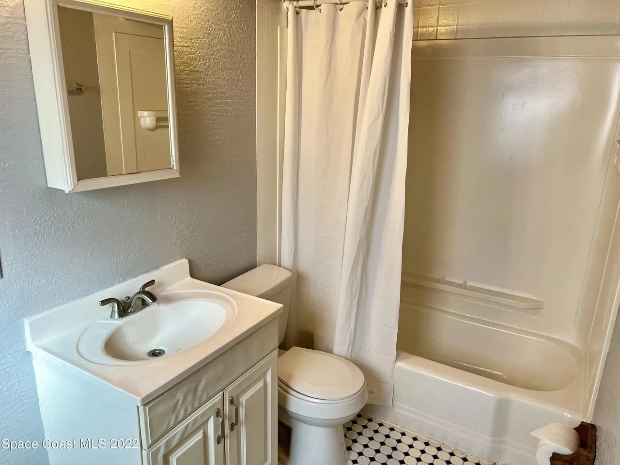 441 Vickers Street - Photo 3 of 8