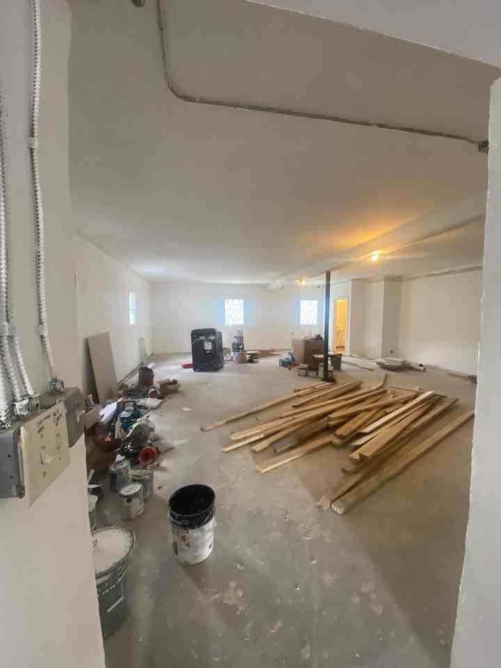 912 Park Street - Photo 5 of 34