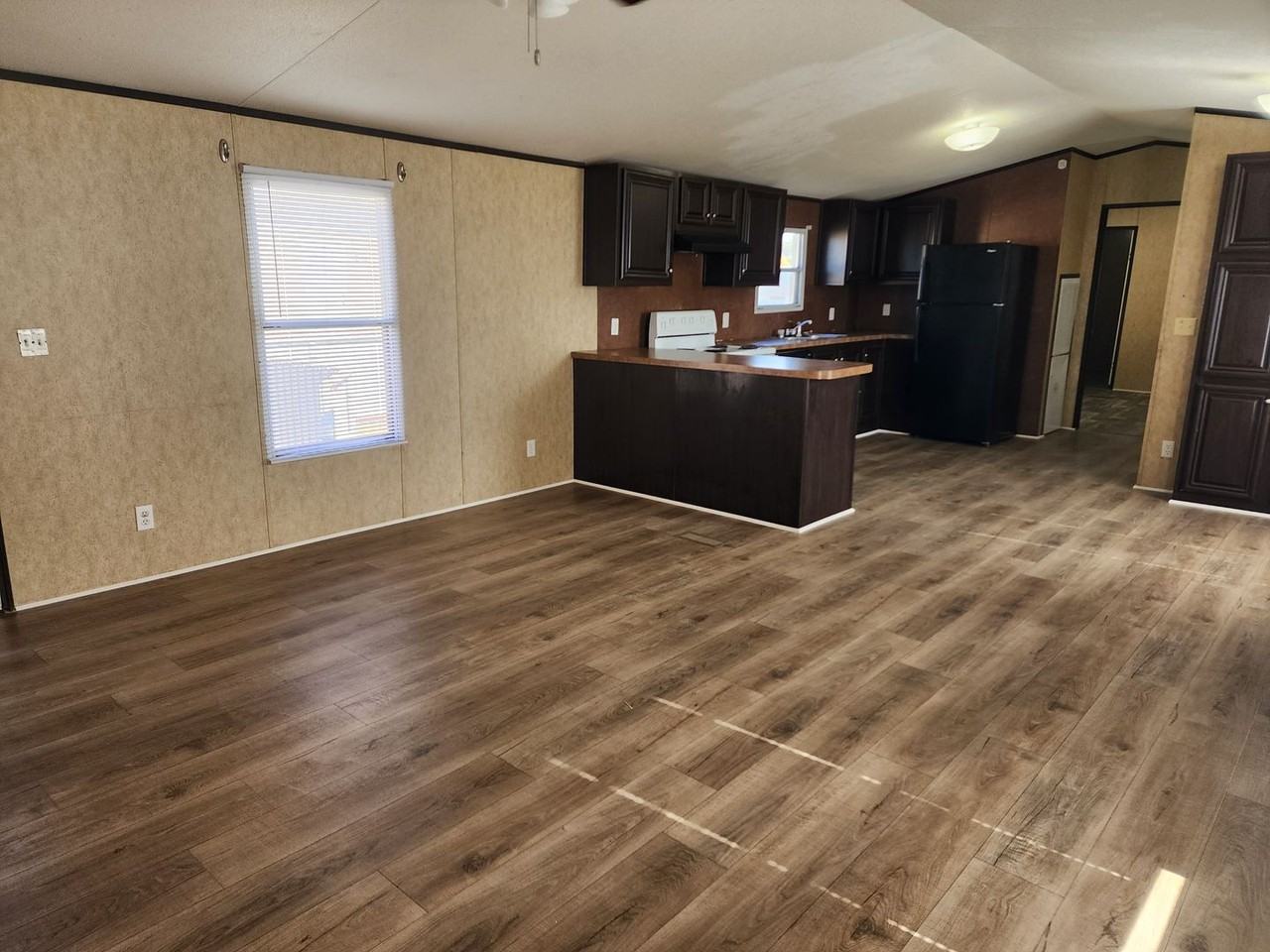 1210 N Avenue K - Photo 7 of 32