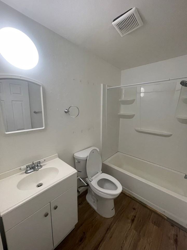 630 Kelly St #D - Photo 7 of 13