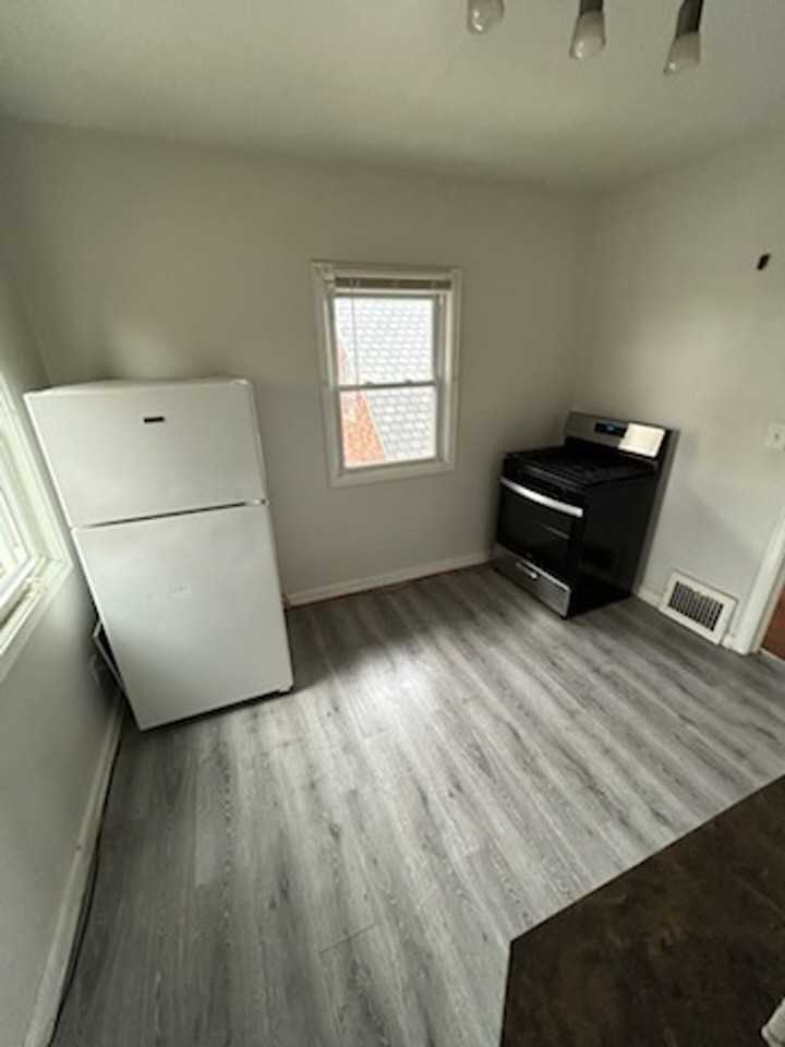 1415 Vinton St - Photo 3 of 11