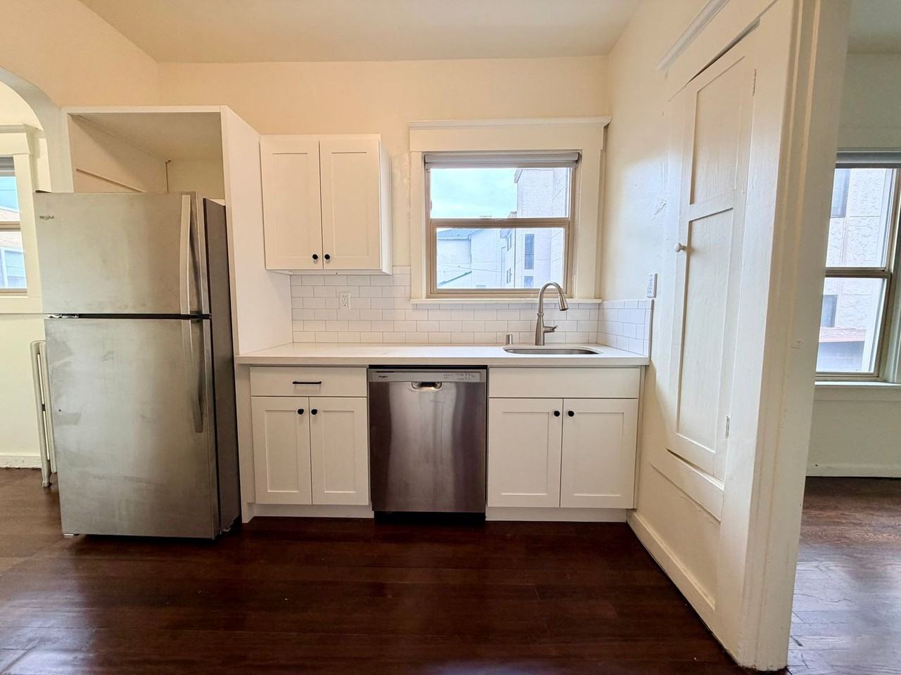 Devoe Apartments - Photo 5 of 35