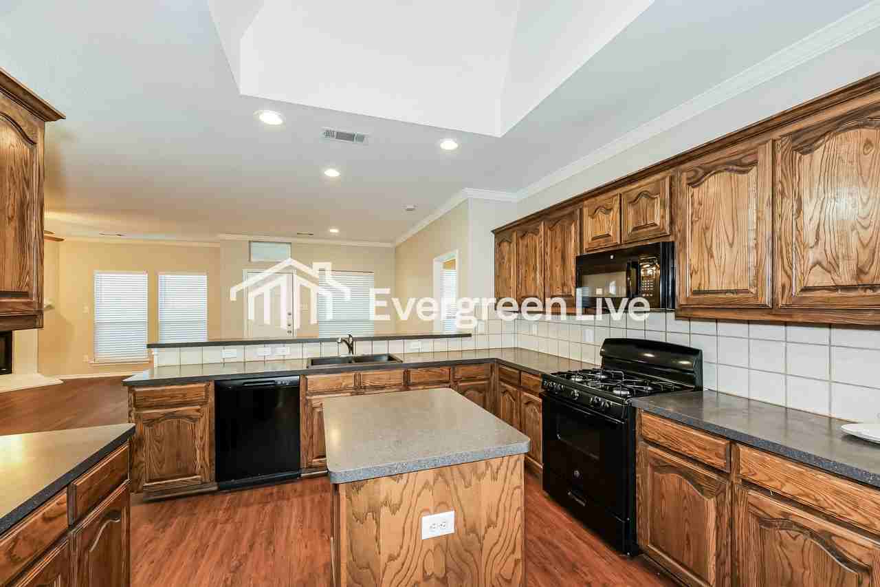 6520 Payton Dr - Photo 6 of 16